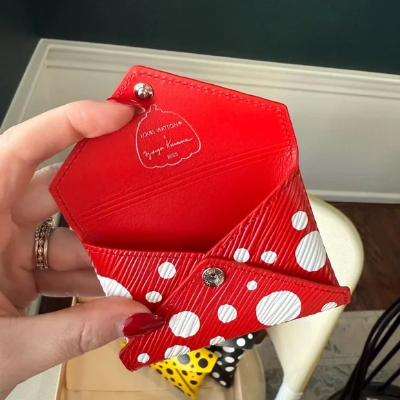 Louis Vuitton x Yayoi Kusama kirigami set - Picture 4 of 12